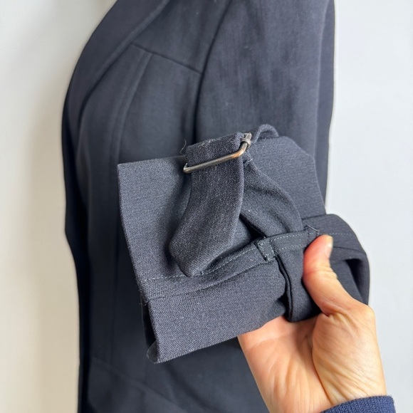 Dries Van Noten 100% wool tailored black blazer with longer contrast back panel - Picture 10 of 13